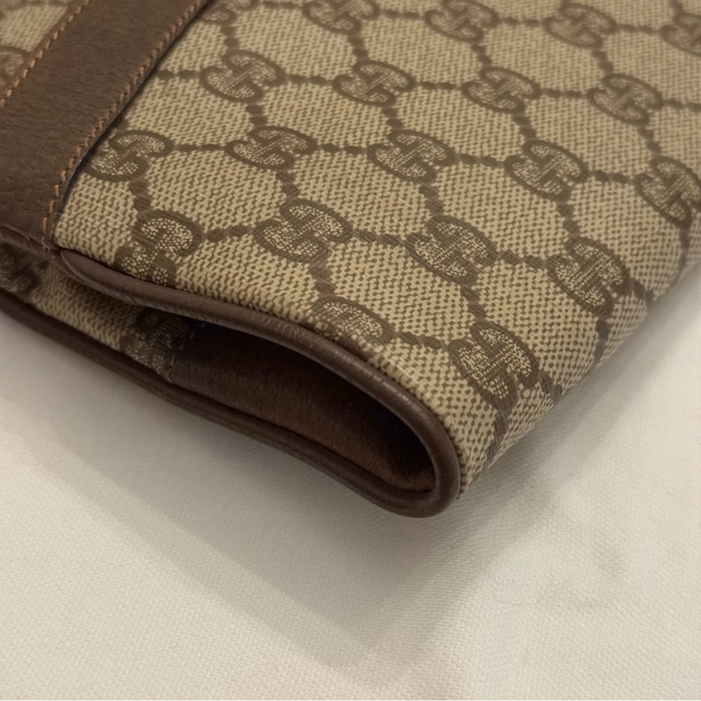 Vintage Gucci Clutch - Picture 9 of 12